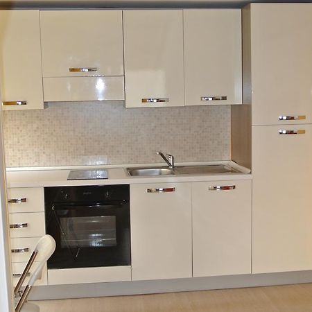 Monolocale Piave 4 Apartment Лоано Екстериор снимка