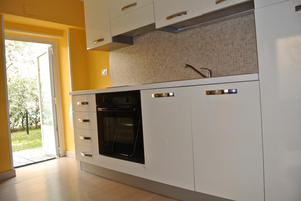 Monolocale Piave 4 Apartment Лоано Екстериор снимка